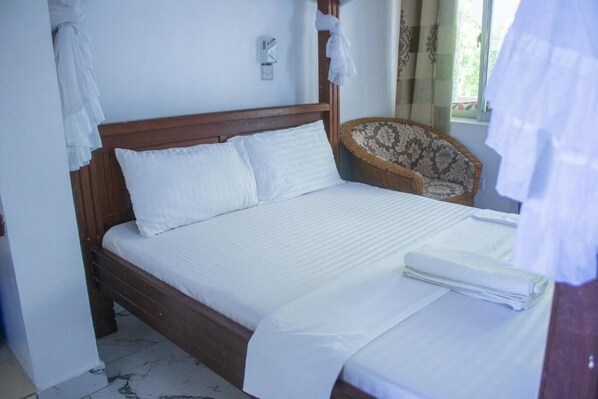 Standard Room, Air conditioning, Pool View