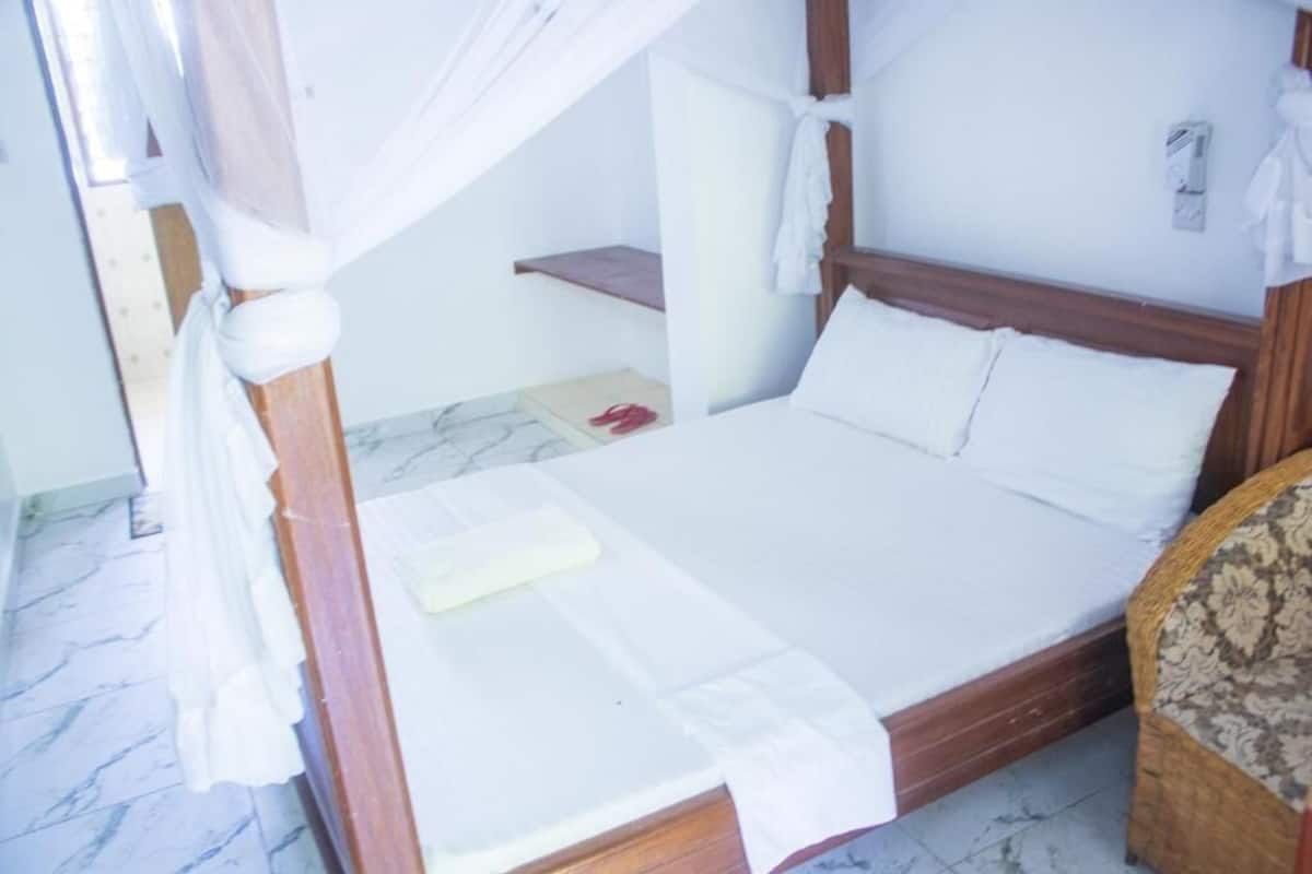 Standard Room, Air conditioning, Pool View