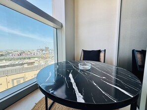 Exterior - Venduras Spacious 1BR Walk to Dubai Mall (Dubai)