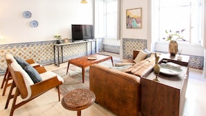 Living area - Apartment in Chiado Near Rio Tejo (Lisbon)