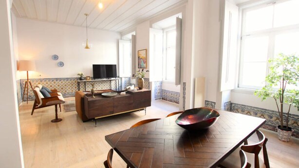 Living area - Apartment in Chiado Near Rio Tejo (Lisbon)