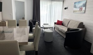 Interior - 2 Rooms for 8 People (Eaux-Bonnes)