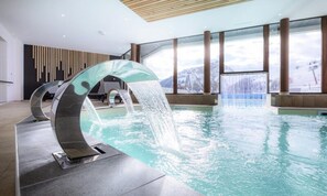 Outdoor pool, a heated pool - 4-room Apartment for 8 People + (Villarembert)