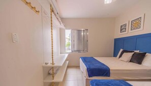 Desk, WiFi, bed sheets - Apartamento no Guaruja a 200m da Praia da Enseada. (Guarujá)