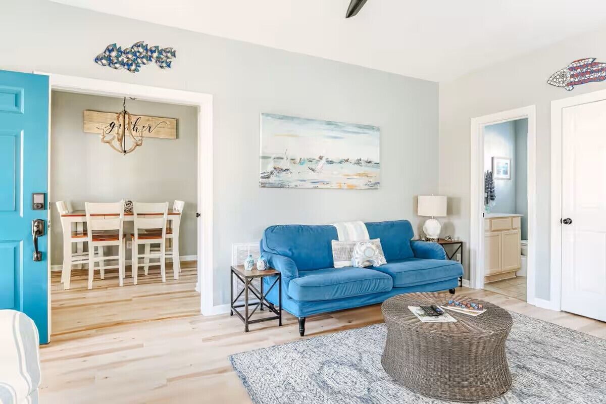 Smart TV, fireplace, books, computer monitors