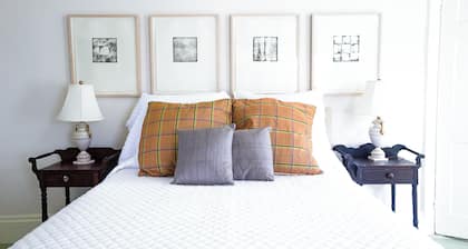 The Waldoboro Inn Room 3