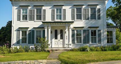 The Waldoboro Inn Room 3