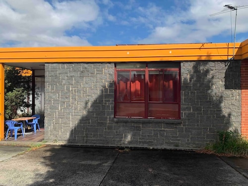 Chadstone Holiday W6 Villa