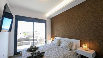 3 slaapkamers, een strijkplank/strijkijzer, wifi, beddengoed