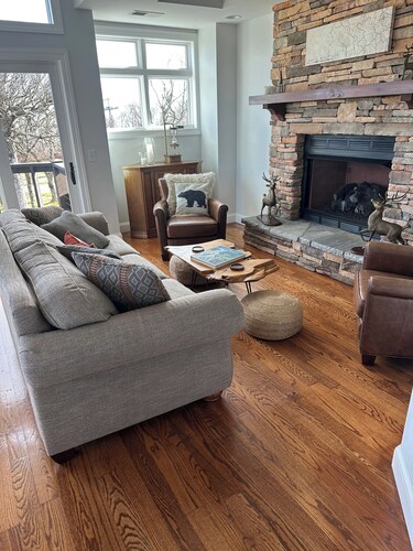 OZ412  Luxe Bch Mt Escape: 5 BR at the Peak, Pickleball, Hot Tub & Epic Views