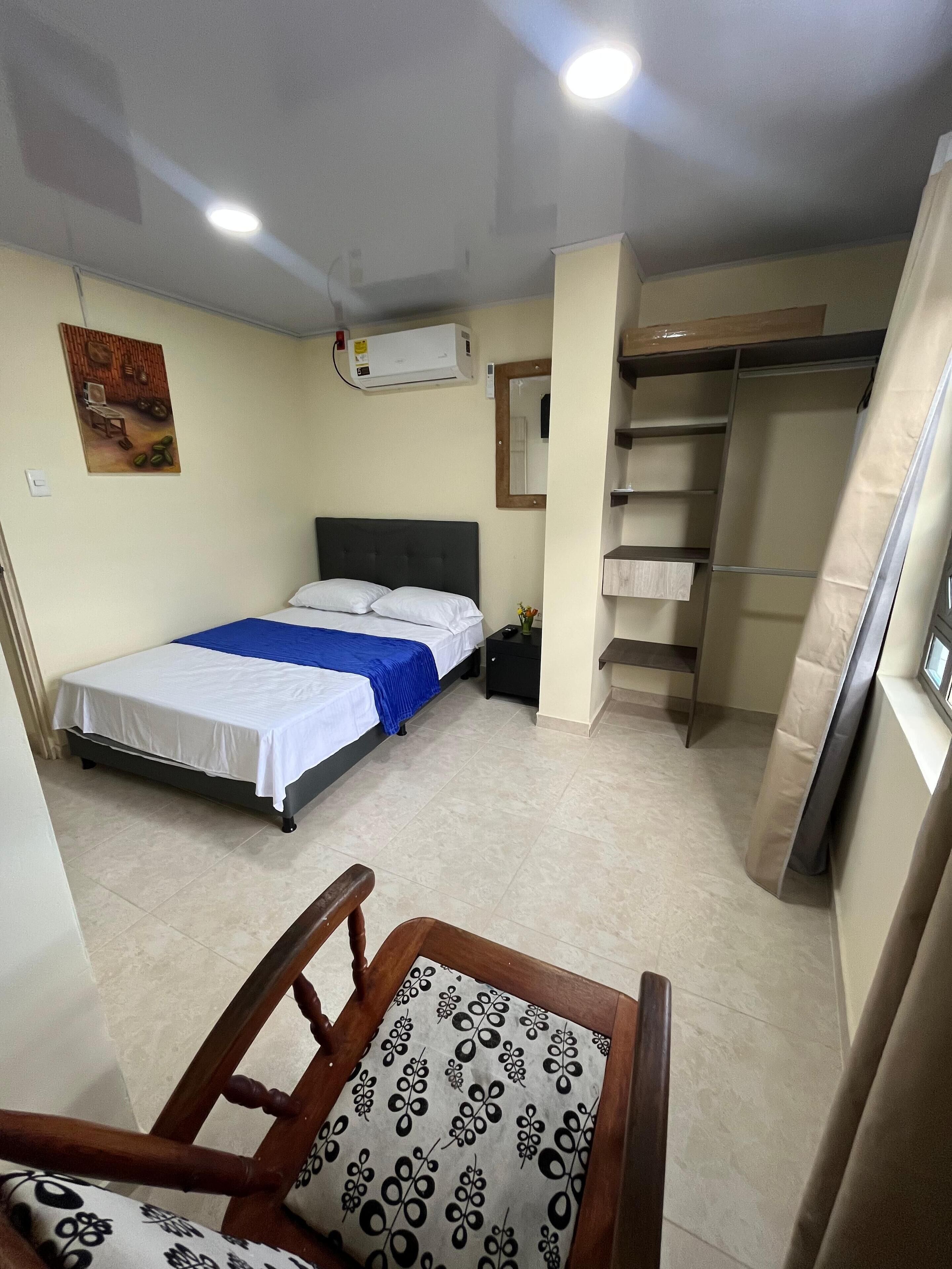 1 chambre, fer et planche à repasser, Wi-Fi, draps fournis