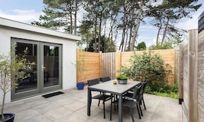 Outdoor dining - Apartments for 4 People (Zandvoort)