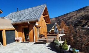 Terrace/patio - Chalet for 12 People, South-facing (Valloire)