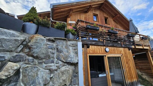 Unclassified image, 1 of 3, button - Chalet for 12 People, South-facing (Valloire)