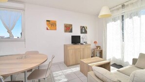 Unclassified image, 3 of 3, button - Apartment in Grau du Roi Near Espiguette Beach (Le Grau-Du-Roi)