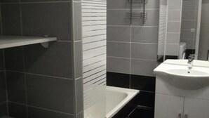 Bathroom - Apartment Near ski Slopes and Wellness (Orcieres)
