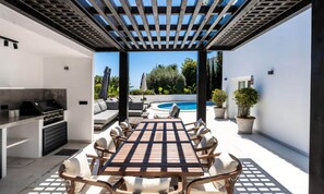 Outdoor dining - Apartment in El Rosario With Private Pool (Marbella)