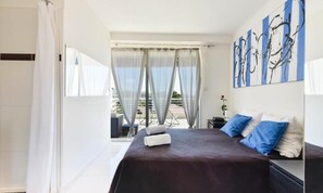 Iron/ironing board - Apartment in Cannes Near Moure Rouge Port (Cannes)