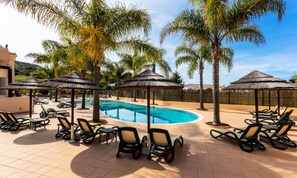 Hồ bơi ngoài trời 