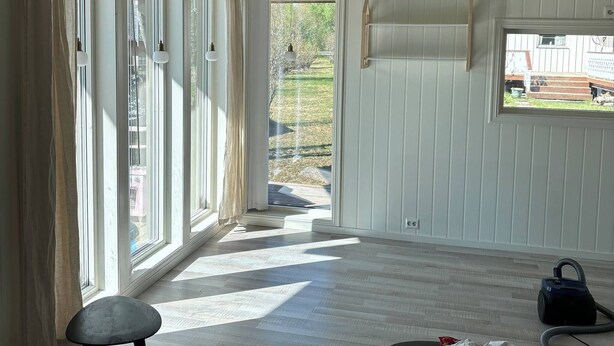 Unclassified image, 1 of 11, button - Rural Idyll Near Towncenter (Alta)