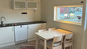 Talo, 2 makuuhuonetta | Ruokasali