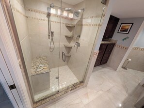 Towels - Ocean Harbor 1002 | Modern Condo w/Prime Location + Luxury Amenities (Fort Myers Beach)