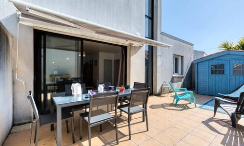 Apartment in St-pierre Near Beaches