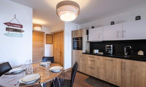 Fridge, microwave, oven, dishwasher - 3 Rooms for 4 People (Hauteluce)