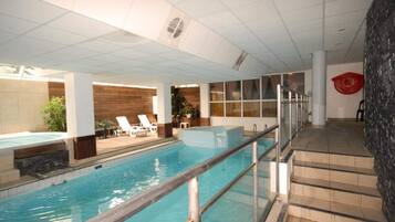 Apartment | Pool | Outdoor pool, a heated pool