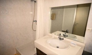 Apartemen | Kamar mandi