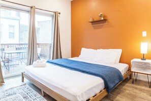 3 habitaciones, escritorio, tabla de planchar con plancha y wifi gratis 