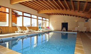 Pool - Apartment Near Grand Domaine Ski Area (Saint-François-Longchamp)