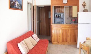 Living area - Apartments for 6 People (Huez)
