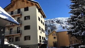 Exterior - 4 Rooms, Sleeps 6, West-facing (Valloire)
