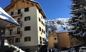 Exterior - 4 Rooms, Sleeps 6, West-facing (Valloire)