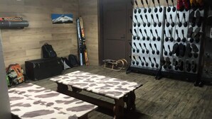 Interior - 4 Rooms, Sleeps 6, West-facing (Valloire)