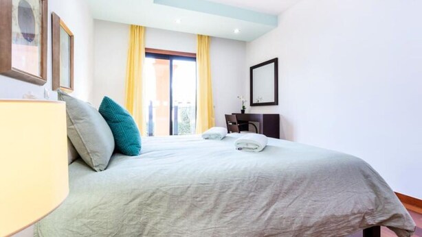 Room - Apartments for 5 People (Lagos)