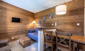 Living area - Apartment in Les Coches by Ski Slopes (La Plagne-Tarentaise)