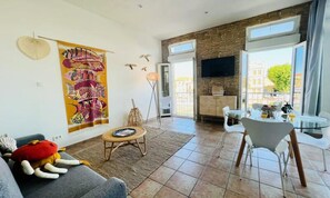 Living area - Apartment in Le Grau-du-roi by the Sea (Le Grau-Du-Roi)