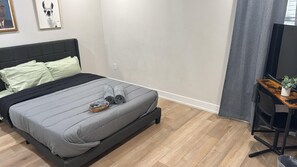 2 عدّة غرف نوم ومكتب ومكواة/لوح كي وواي فاي مجانًا