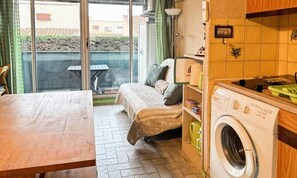 Interior - Apartment Near Beach With Pool Access (Le Grau-Du-Roi)