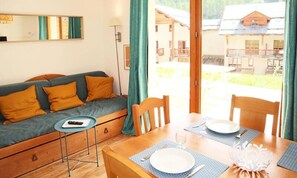 Dining - Apartment in Alps With Pool and Jacuzzi (Les Orres)