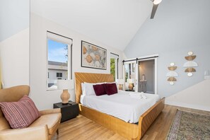 4 bedrooms, desk, iron/ironing board, WiFi - Stylish 4BR - Rooftop Deck Near Downtown (Nashville)