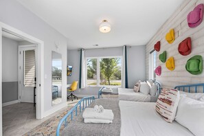 4 bedrooms, desk, iron/ironing board, WiFi - Stylish 4BR - Rooftop Deck Near Downtown (Nashville)
