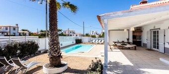 Houses & Villas for 7 People