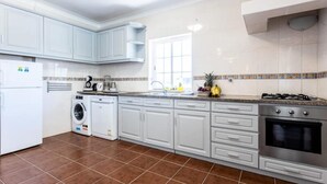 Unclassified image, 3 of 3, button - Houses & Villas for 7 People (Aljezur)