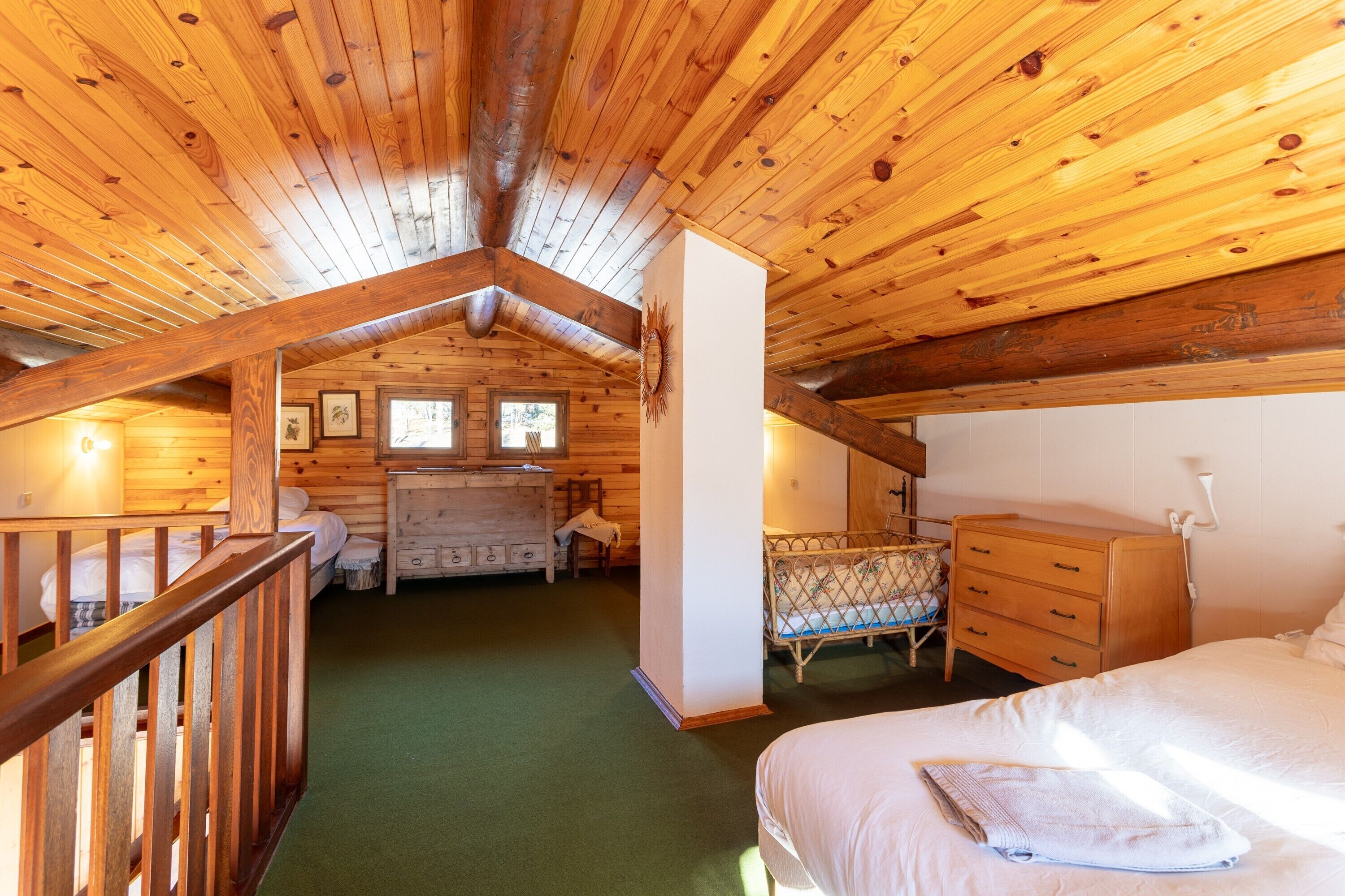 2 chambres, fer et planche à repasser, Wi-Fi, draps fournis