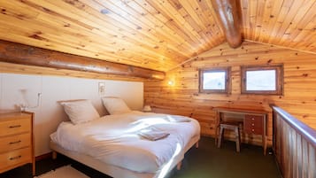 2 slaapkamers, een strijkplank/strijkijzer, wifi, beddengoed