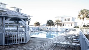 Pool - Freedom Cove Gulf Shores 2 bedroom (Gulf Shores)