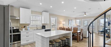 House, Multiple Beds (When Pigs Fly Beach House) | Private kitchen